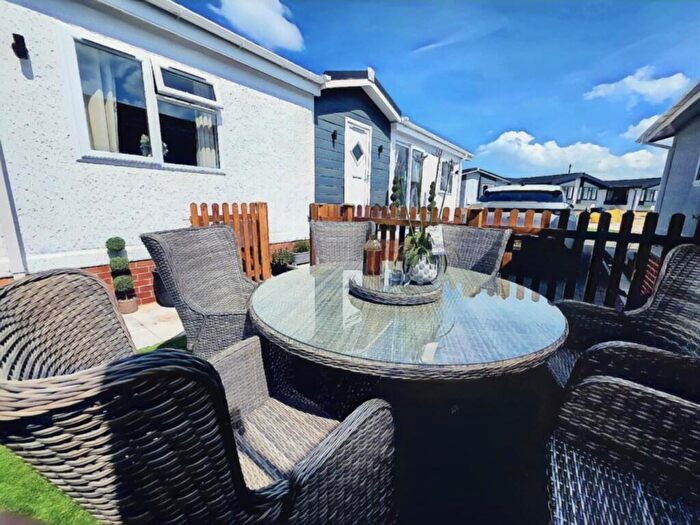 2 Bedroom Park Home For Sale In Fieldview Park, The Leigh, GL19