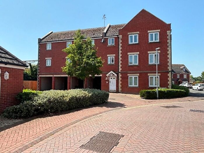 2 Bedroom Flat For Sale In Combe Walk, Devizes, SN10