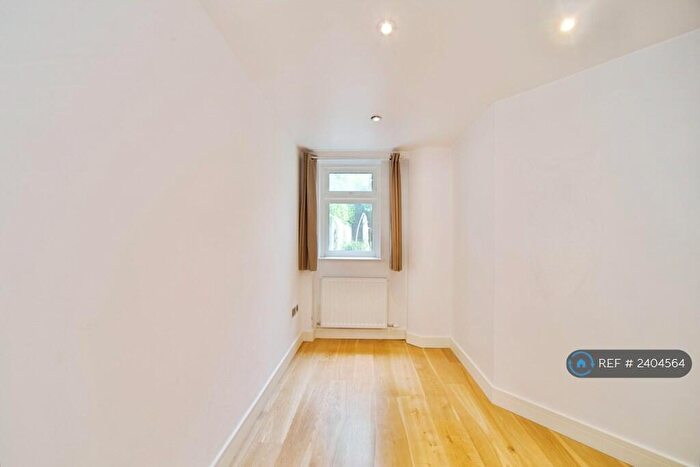 2 Bedroom Flat To Rent In Agar Grove, London, NW1