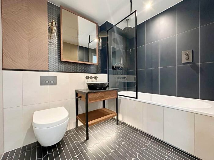 1 Bedroom Flat To Rent In Merino Gardens, London Dock, E1W