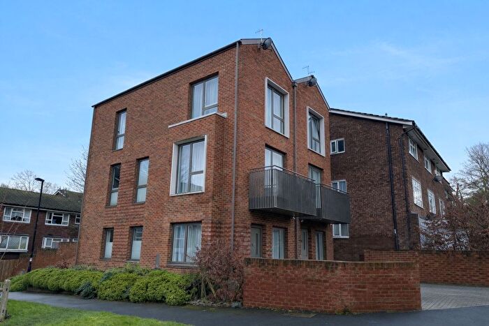 3 Bedroom Town House For Sale In Ravensdale Gardens, London, SE19