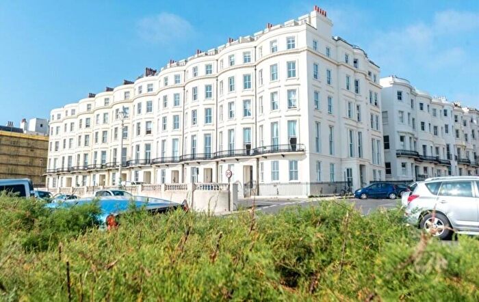 3 Bedroom Apartment To Rent In Percival Mansions, Percival Terrace, BN2