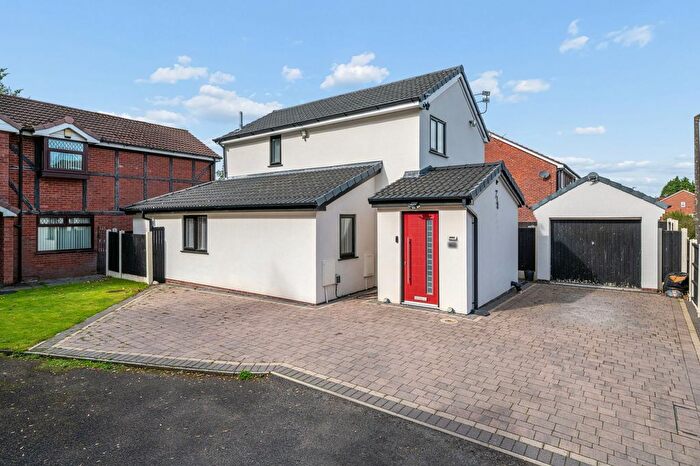 4 Bedroom Detached House For Sale In Whitefield Road, Bury, BL9