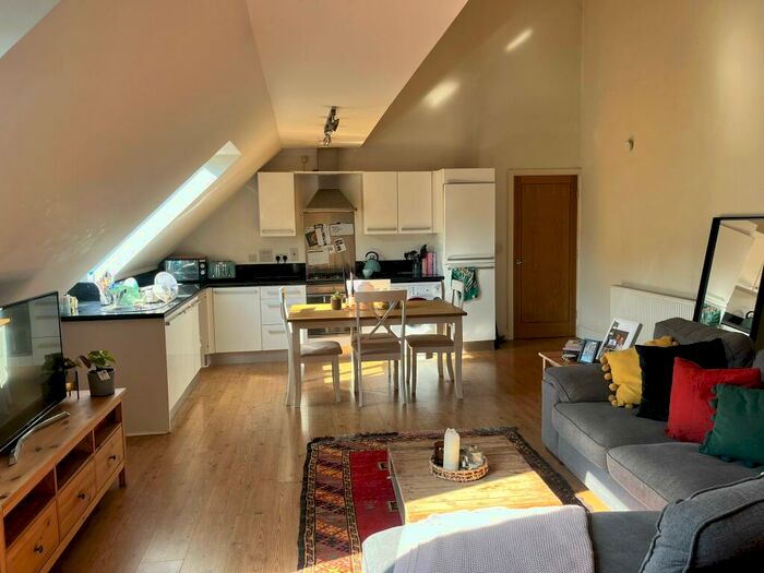 2 Bedroom Character Property To Rent In Bruntcliffe Road, Morley, Leeds, LS27