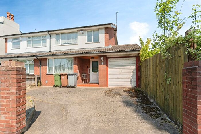 3 Bedroom Semi-Detached House For Sale In Prenton Road West, Birkenhead, CH42