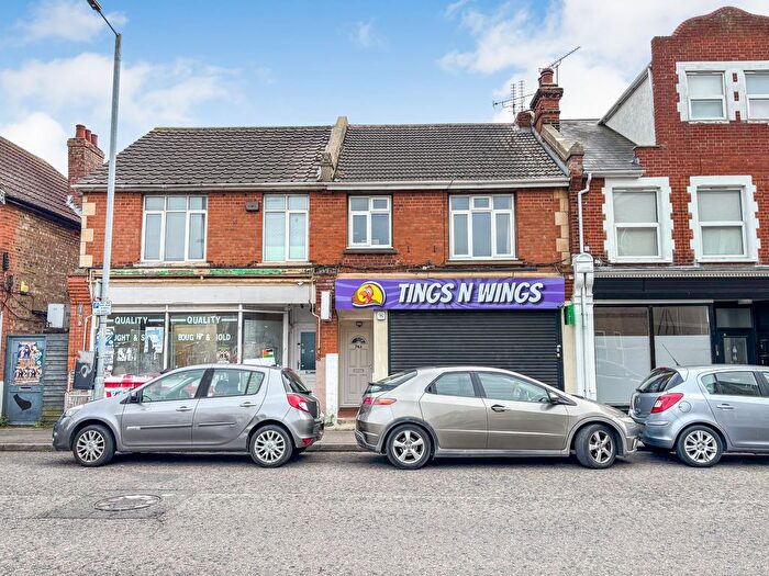 2 Bedroom Flat For Sale In High Street, Clacton On Sea, CO15