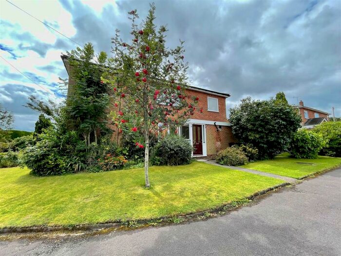 3 Bedroom Semi-Detached House To Rent In Meadow Drive, Hampton-in-Arden, Solihull, B92