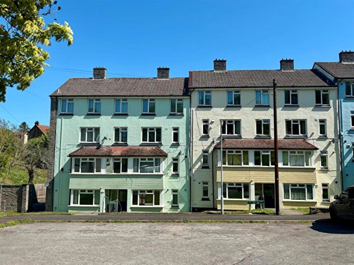 1 Bedroom Flat For Sale In Austin Close, Frome, BA11
