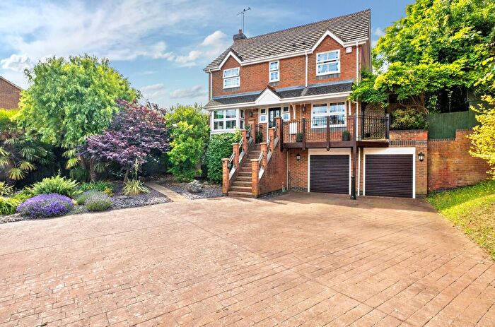 4 Bedroom Detached House For Sale In The Sadlers, Tilehurst, Reading, RG31