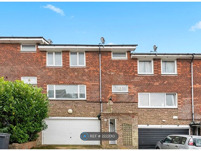 4 Bedroom Terraced House To Rent In De Cham Road, St. Leonards-On-Sea, TN37