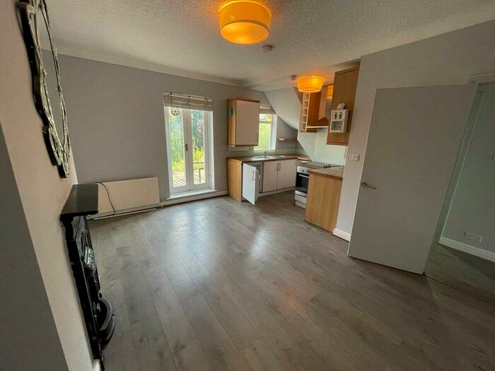 1 Bedroom Flat To Rent In Victoria Road, London, NW7