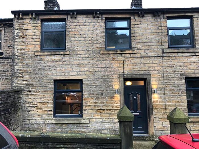 2 Bedroom Terraced House To Rent In Dunford Road, Holmfirth, HD9