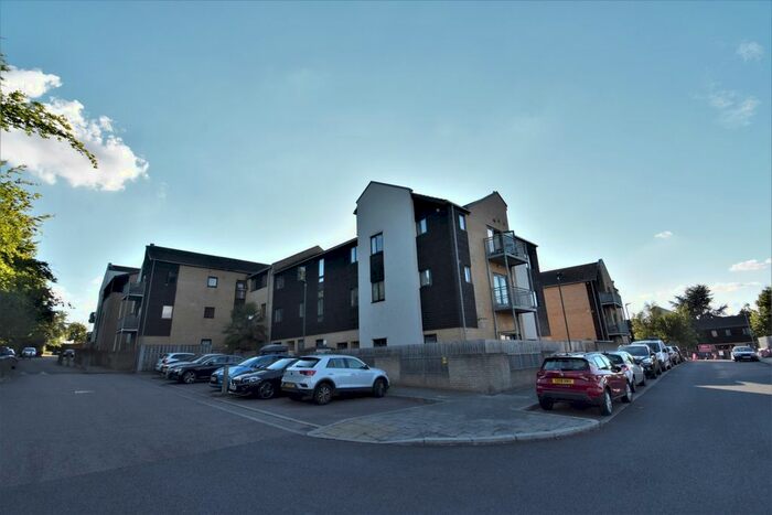 2 Bedroom Flat To Rent In Davis Way, Sidcup, DA14