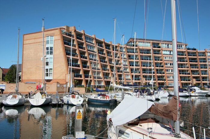 2 Bedroom Flat To Rent In Oyster Quay, Port Solent, Portsmouth, PO6