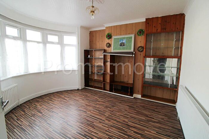 3 Bedroom Detached House To Rent In Maryport Road, Luton, LU4