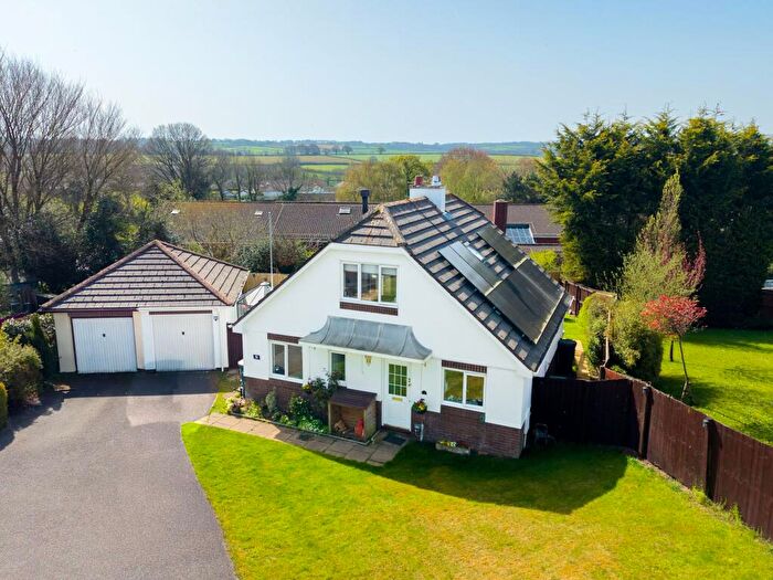 3 Bedroom Detached House For Sale In Goss Meadow, Bow, EX17