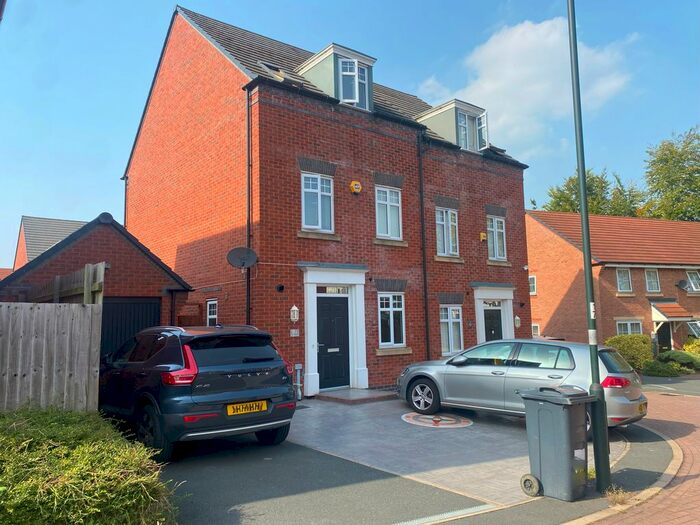 4 Bedroom Semi-Detached House To Rent In Perrott Way, Edgbaston, Birmingham, B17
