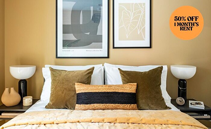 3 Bedroom Apartment To Rent In Candleriggs, Trongate, Glasgow, G1