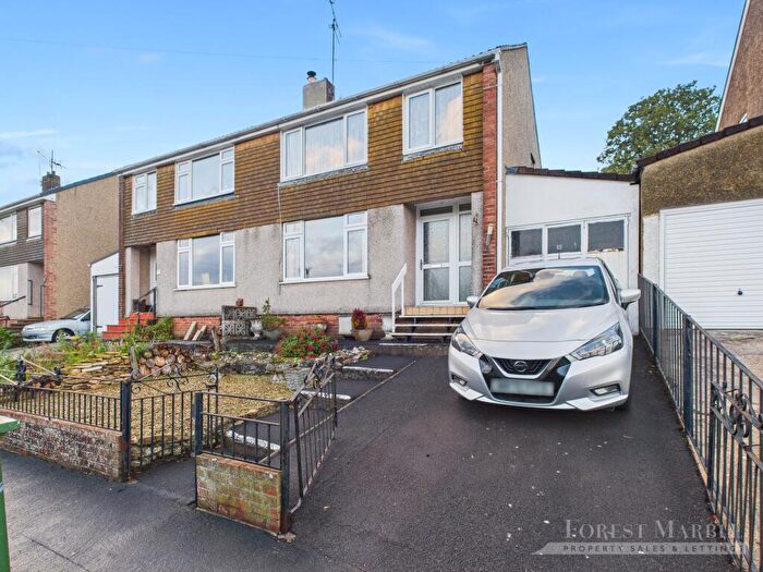 3 Bedroom Apartment For Sale In Park Hill Drive, Frome, BA11