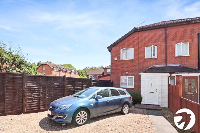 1 Bedroom End Of Terrace House For Sale In Chadwick Way, London, SE28