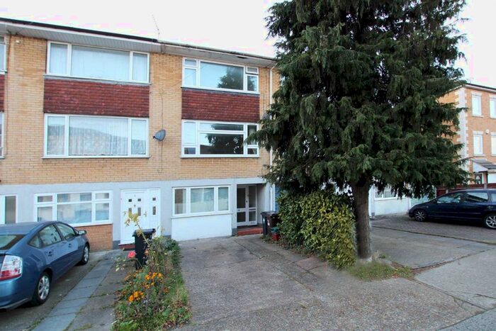 4 Bedroom Property To Rent In Corban Road, Hounslow TW3