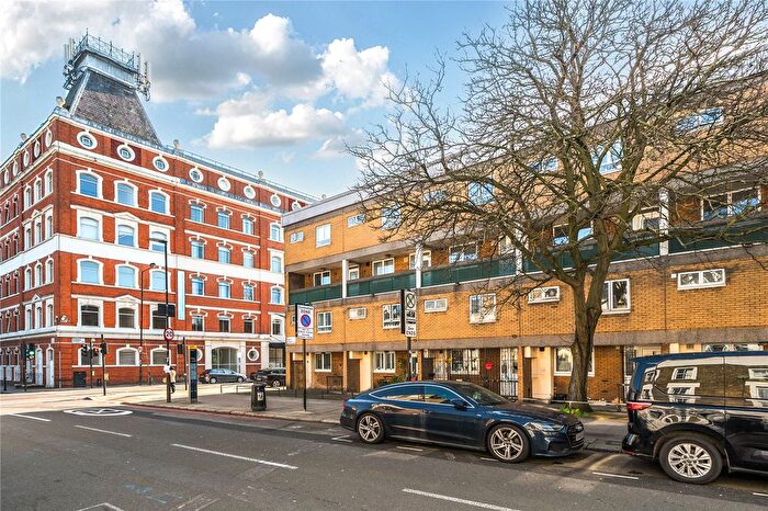 3 Bedroom Maisonette For Sale In Pratt Street, London, NW1