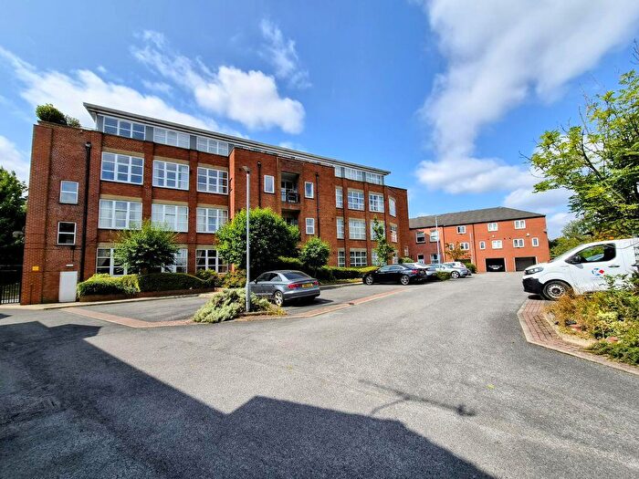 1 Bedroom Apartment For Sale In Dene House Court, Leeds, LS2