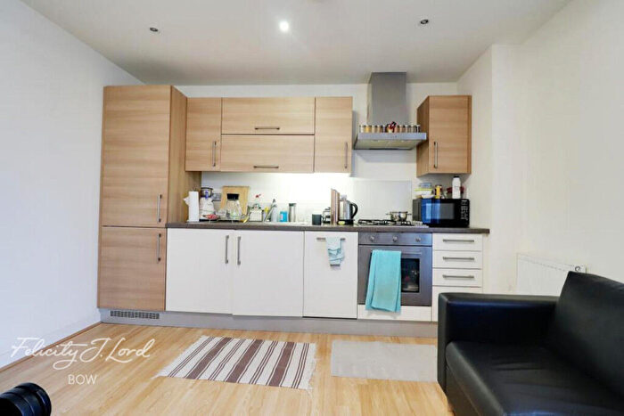 1 Bedroom Apartment To Rent In Burdett Road, London, E3