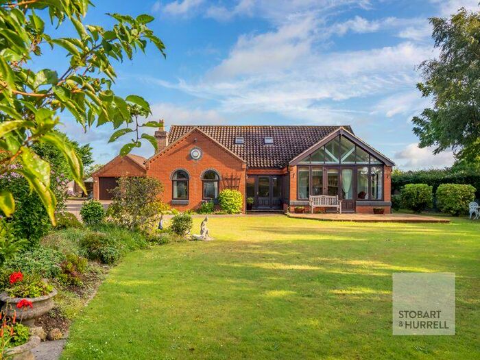 4 Bedroom Detached Bungalow For Sale In Cromer Road, North Walsham, Norfolk, NR28