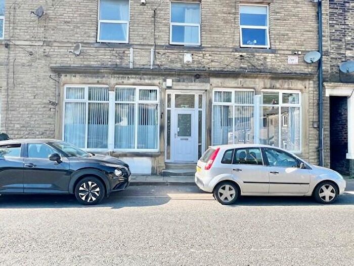 1 Bedroom Apartment To Rent In Shay Lane, Halifax, HX2