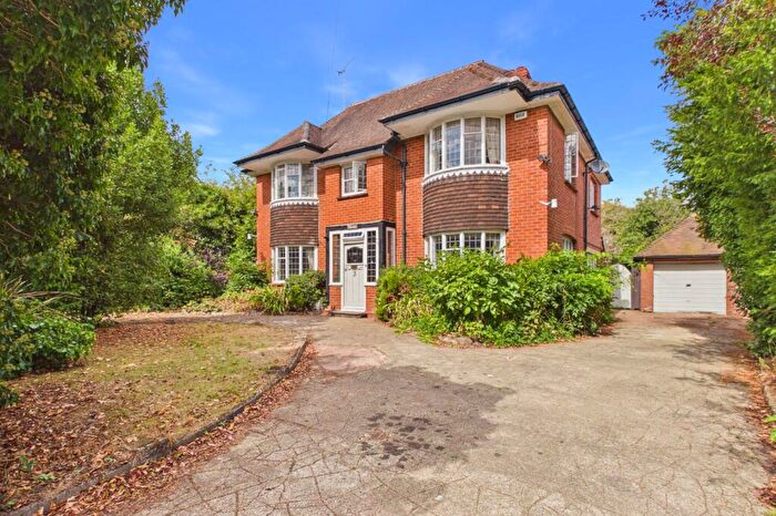 4 Bedroom Detached House For Sale In Moorside Close, Maidenhead, Berkshire, SL6