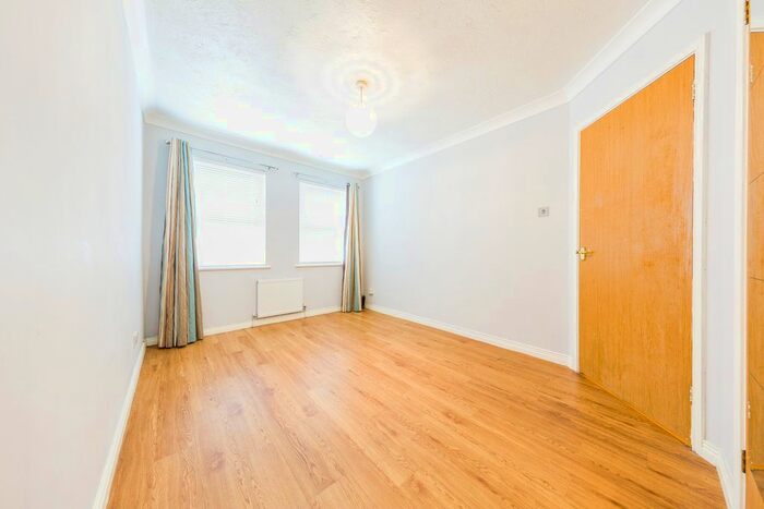 2 Bedroom Flat To Rent In The Maultway North, Camberley GU15