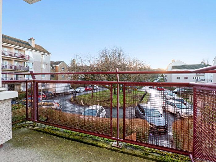 2 Bedroom Flat To Rent In Banchory Avenue, Eastwood, Glasgow, G43
