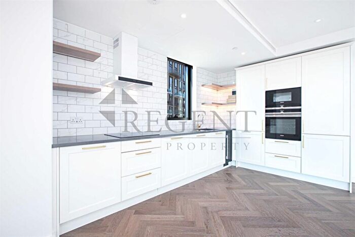 2 Bedroom Apartment To Rent In Gauging Square, London Dock, E1W