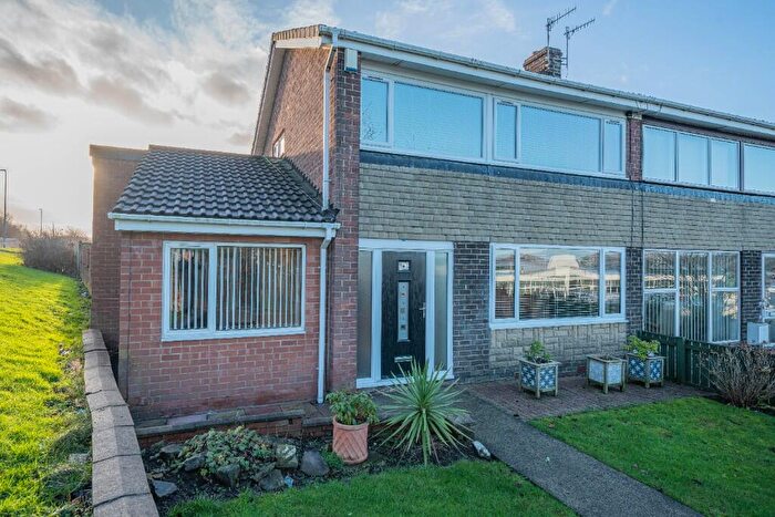 3 Bedroom Semi-Detached House For Sale In Cramond Court, Low Fell, Gateshead, Tyne And Wear, NE9