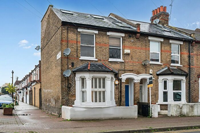 2 Bedroom Flat For Sale In Strathleven Road, Brixton, London, SW2