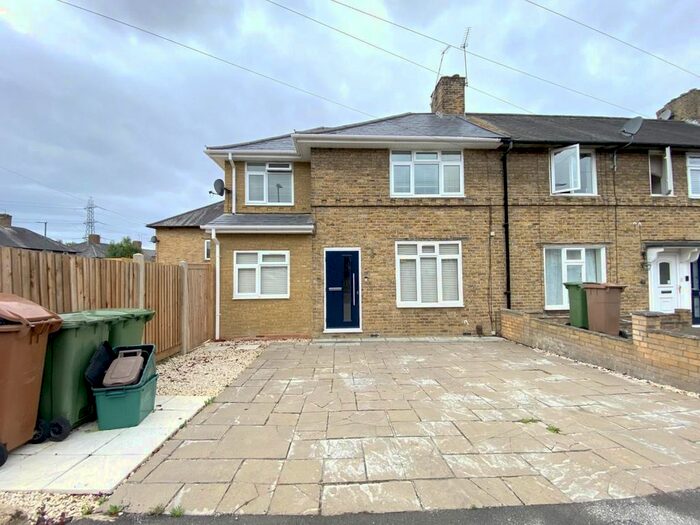 3 Bedroom End Of Terrace House To Rent In Keynsham Road, Morden, Sutton, SM4