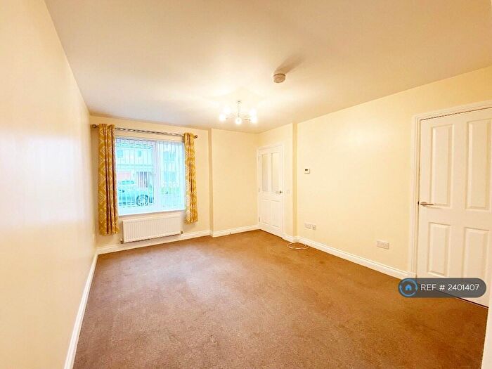 2 Bedroom Semi-Detached House To Rent In Springbank Gardens, Glasgow, G31