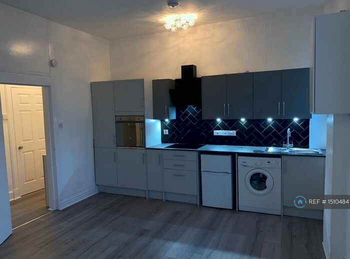 2 Bedroom Flat To Rent In North Hamilton Street, Kilmarnock, KA1