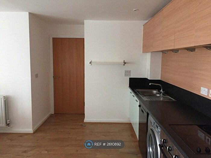 2 Bedroom Flat To Rent In Bush House, London, SE18