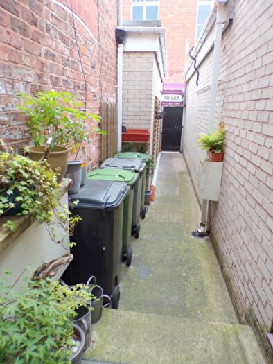 2 Bedroom Flat To Rent In Acacia Grove, West Kirby, CH48