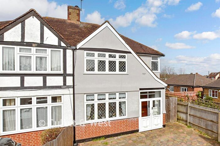 3 Bedroom Semi Detached House For Sale In Fairhaven Avenue, Shirley, Croydon, Surrey, CR0