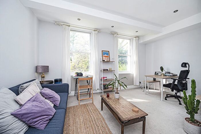 2 Bedroom Flat To Rent In Dalston Lane, Dalston, London, E8