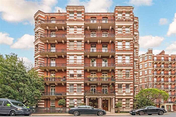 2 Bedroom Flat For Sale In Ashley Gardens, Westminster, SW1P