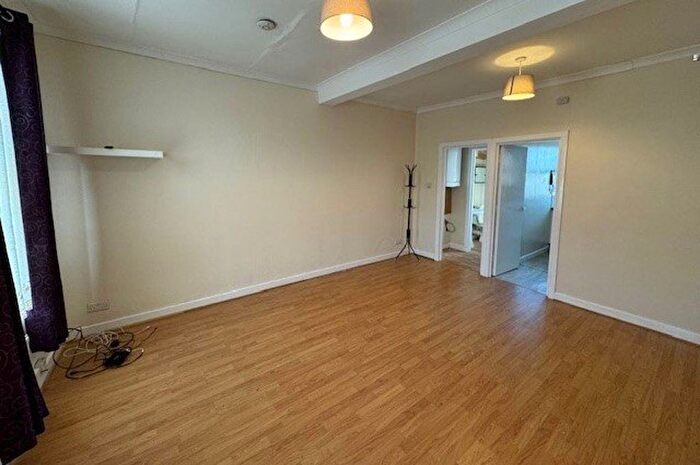 Studio To Rent In Clifton Road, Slough, SL1