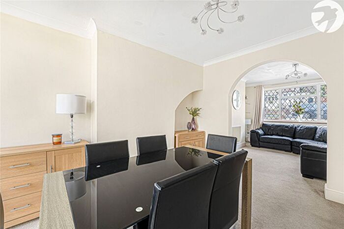 3 Bedroom Terraced House For Sale In Oakfield Park Road, Wilmington, Kent, DA1