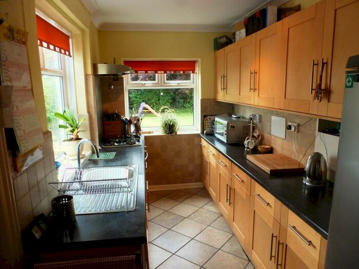 4 Bedroom Semi-Detached House To Rent In Arncliffe Road, Harrogate, HG2