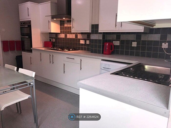 6 Bedroom Terraced House To Rent In Stalbridge Avenue, Liverpool, L18