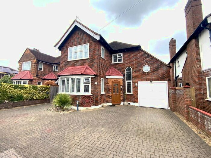 4 Bedroom Detached House To Rent In High Drive, New Malden, KT3