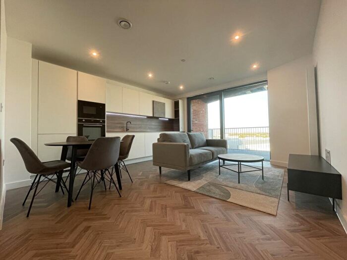 2 Bedroom Flat To Rent In Skyline Apartments, Makers Yard, Tower Hamlets, London, E3